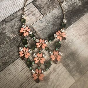 Stella & Dot Garden statement necklace